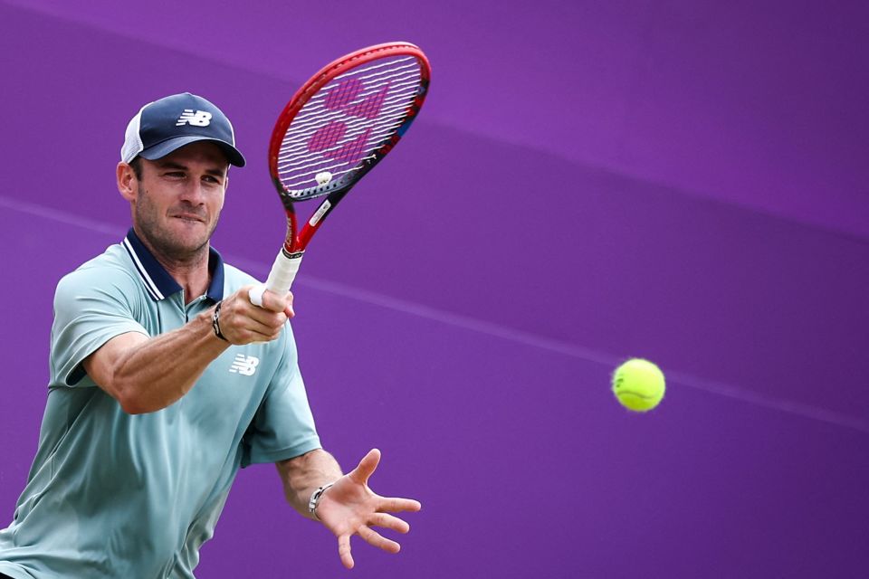 接受视线与 接受视线与